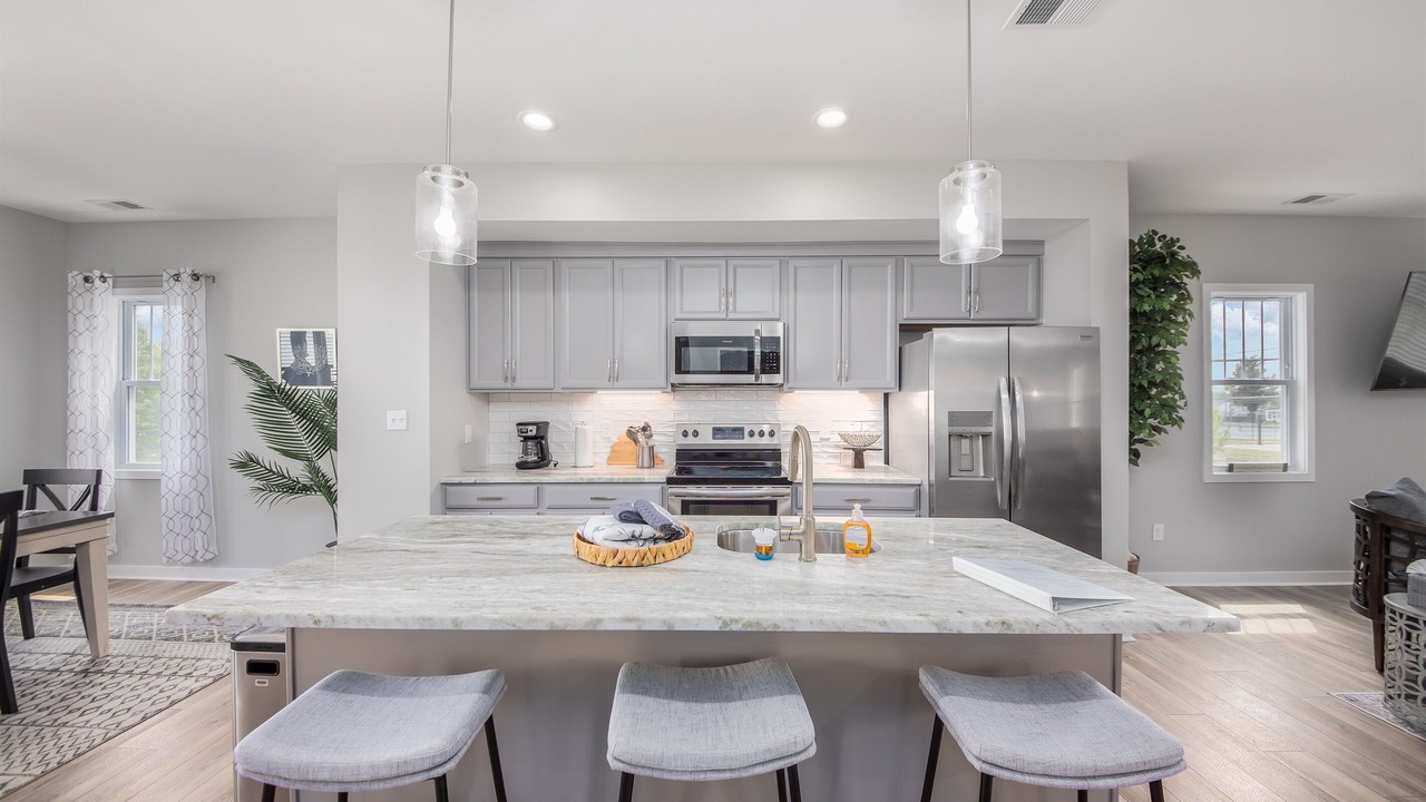 Photo of Others in Issue