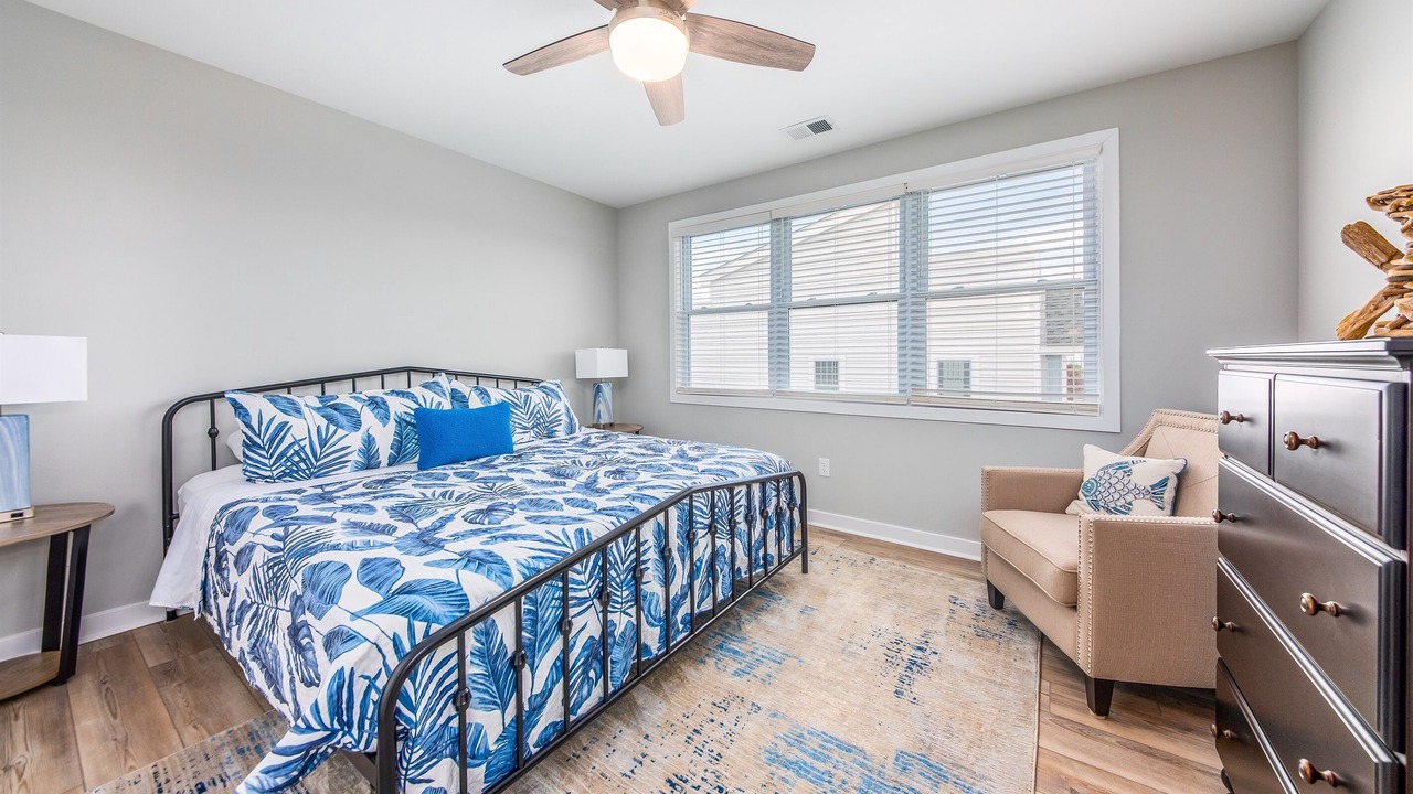 Photo of Others in Issue