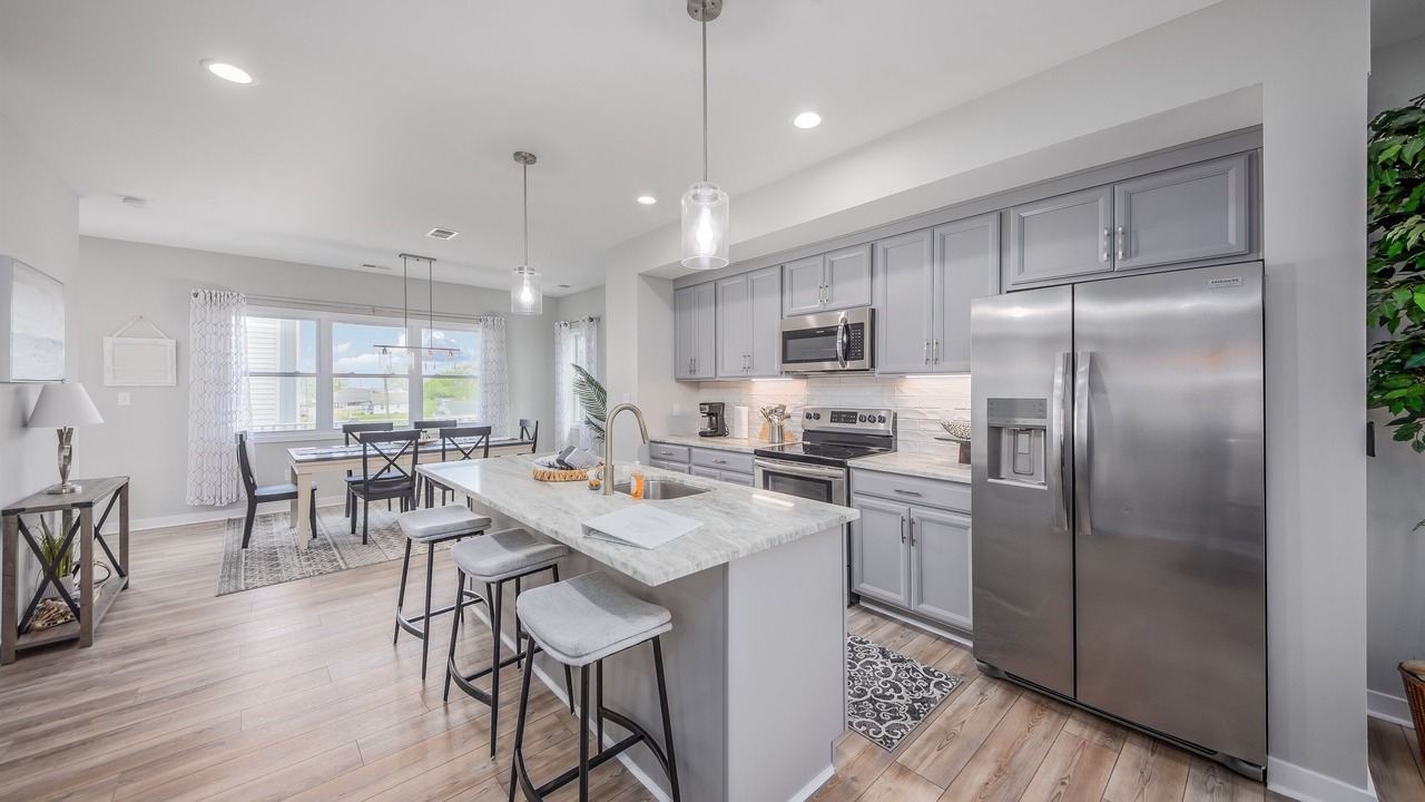 Photo of Others in Issue