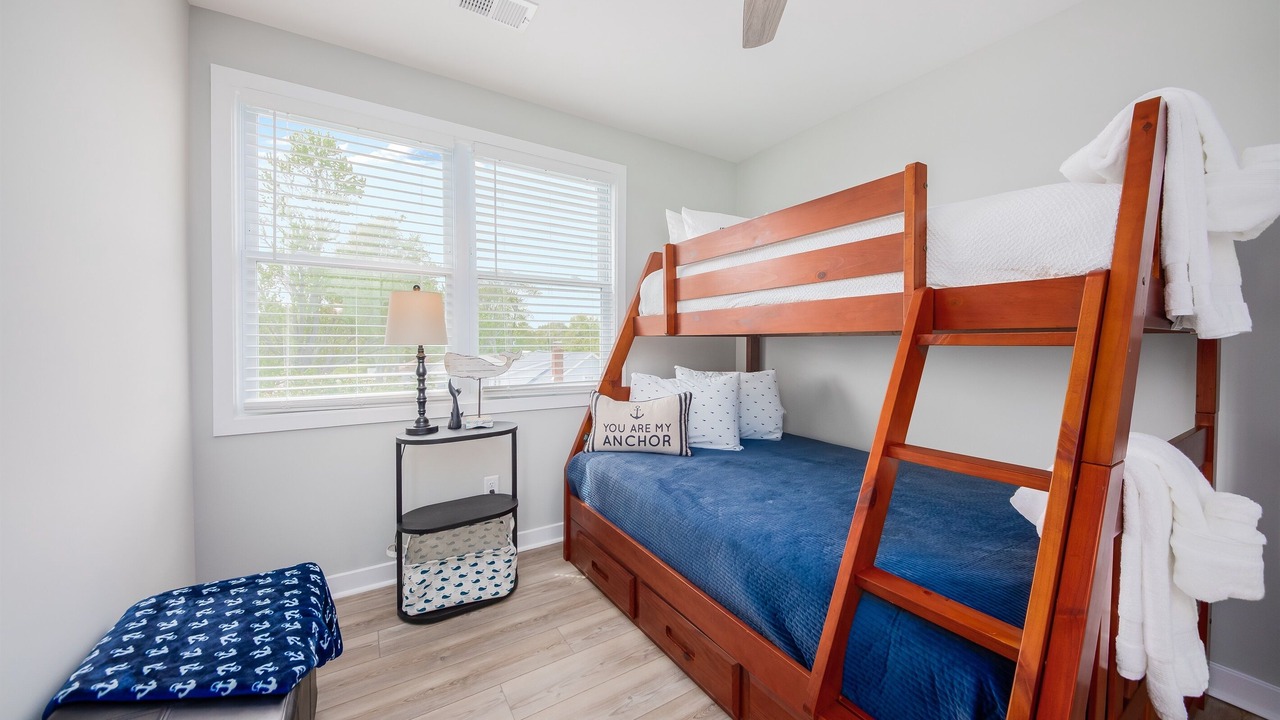 Photo of Others in Issue