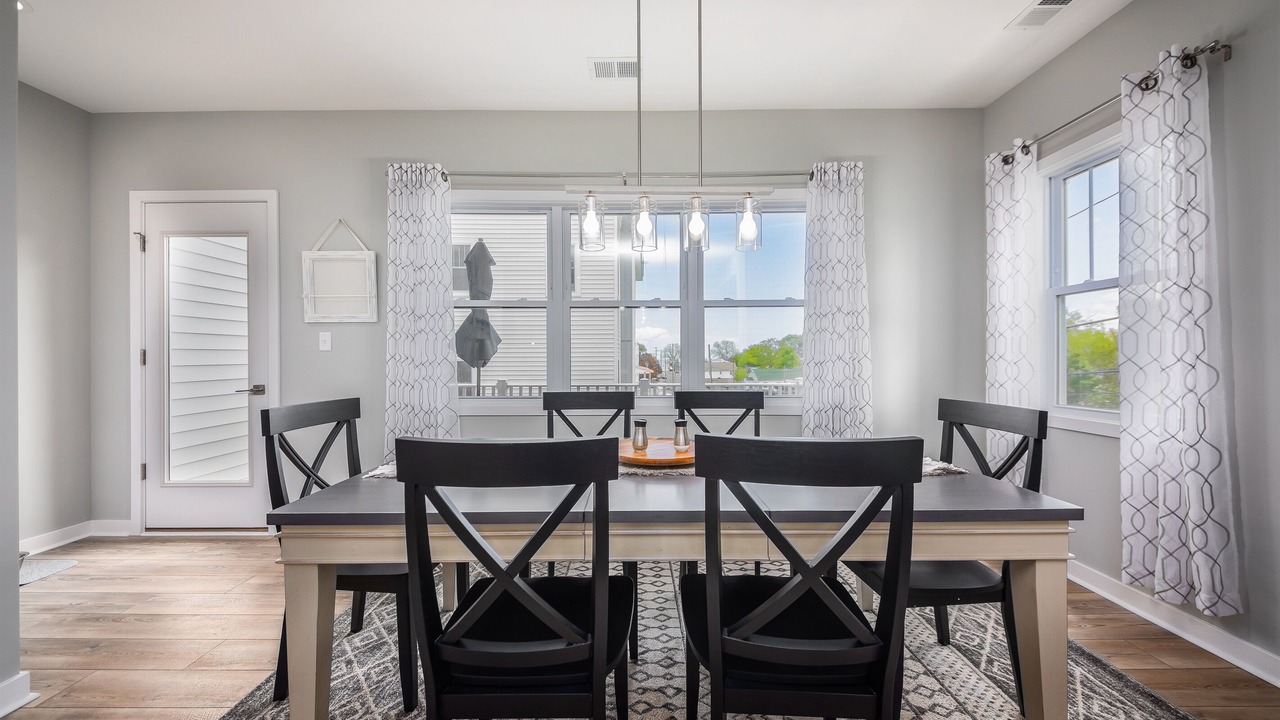 Photo of Others in Issue