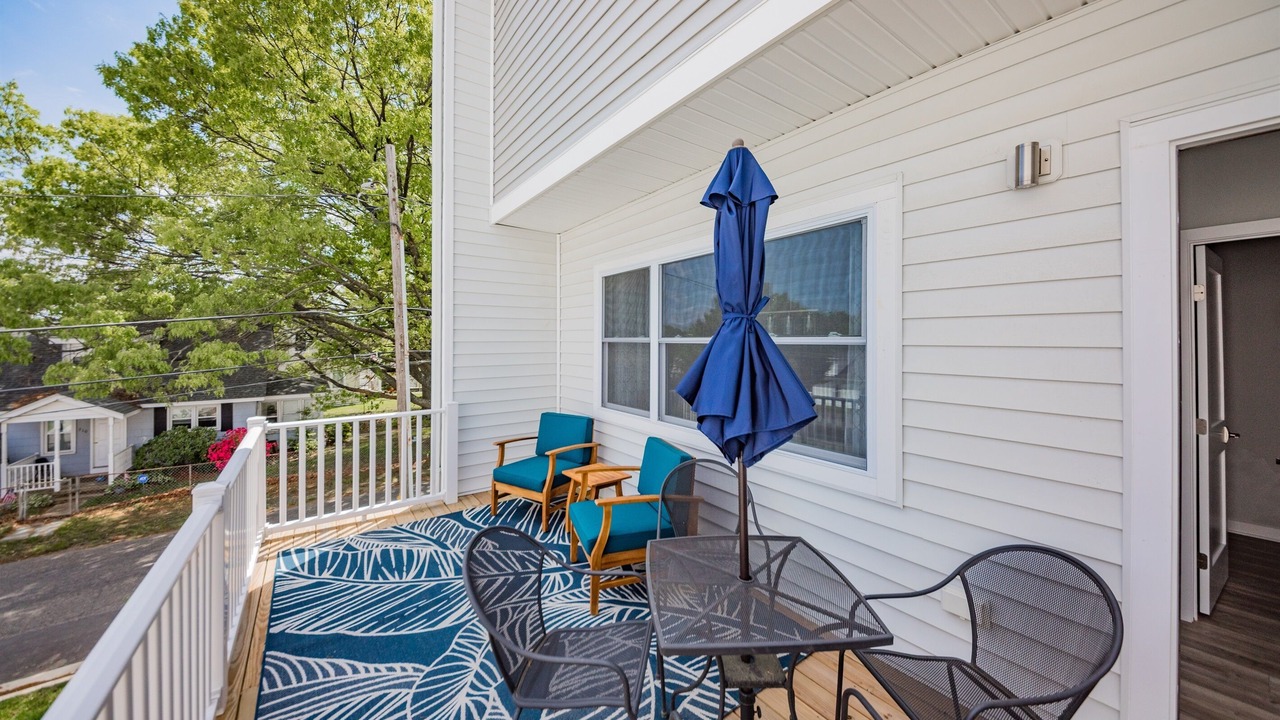 Photo of Others in Issue