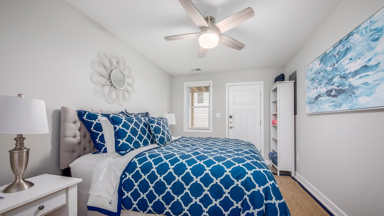 Photo of Others in Issue