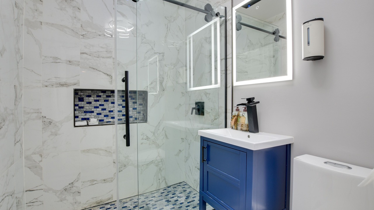 Photo of Bathroom in Maywood