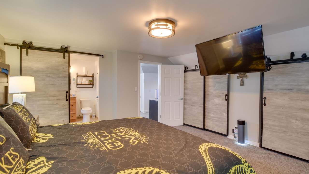 Photo of Bedroom in Maywood