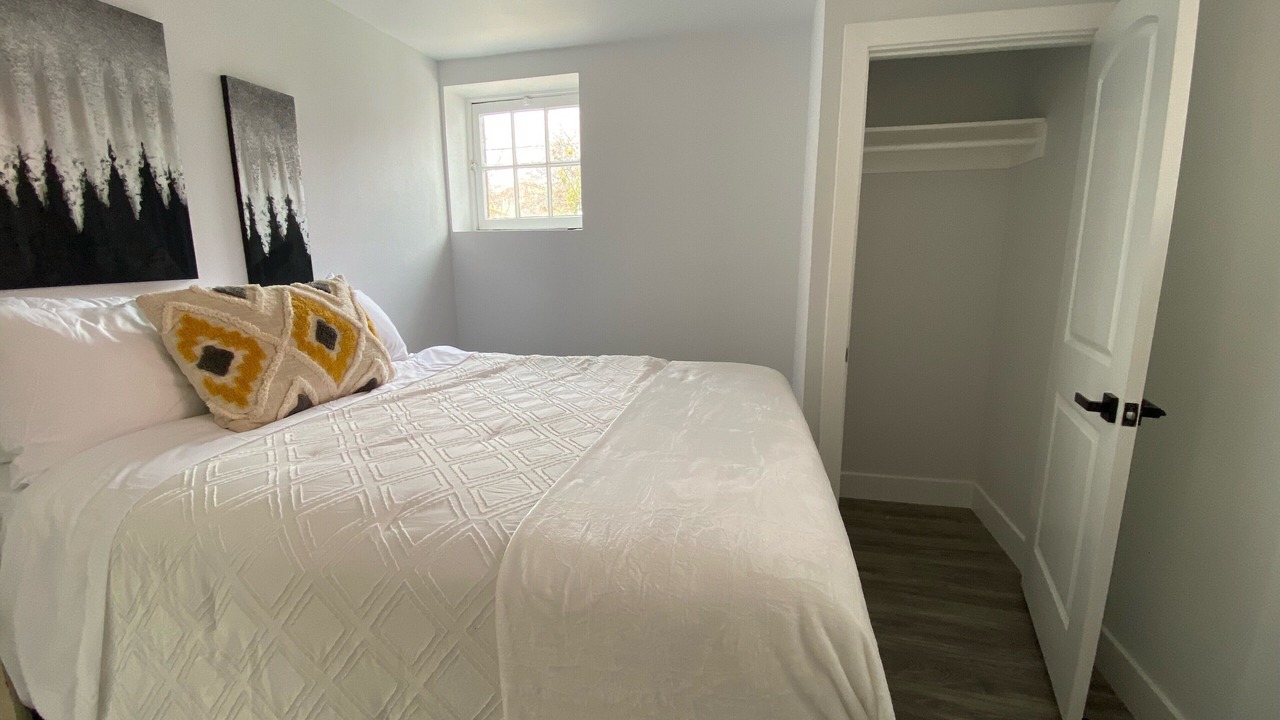 Photo of Bedroom in Poets Corner