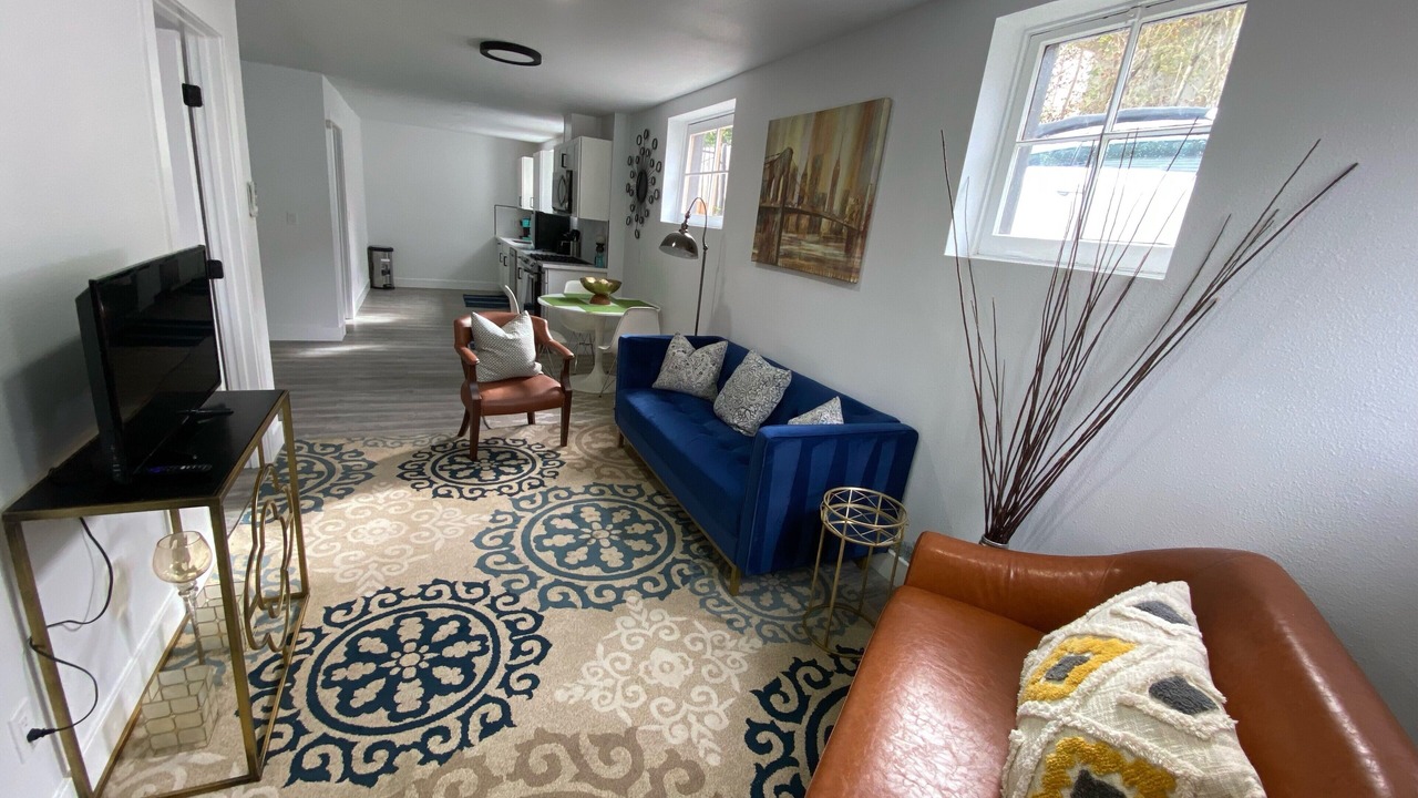 Photo of Livingroom in Poets Corner