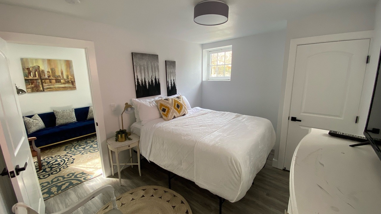 Photo of Bedroom in Poets Corner
