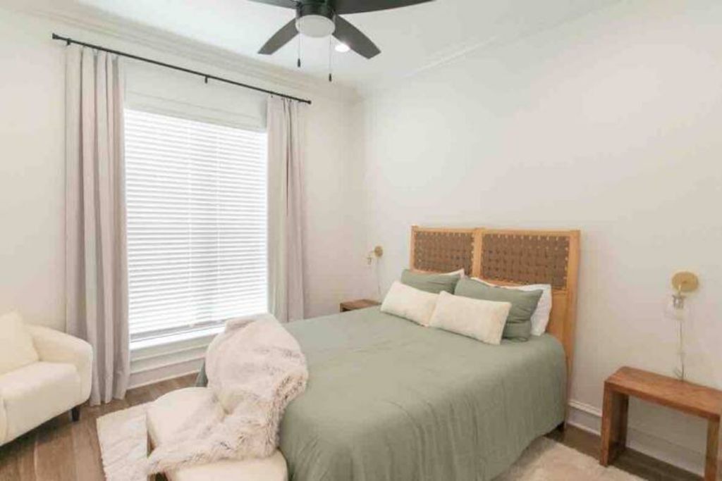 Photo of Bedroom in Oakland