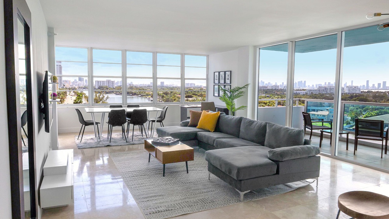 Photo of Livingroom in Mid Beach