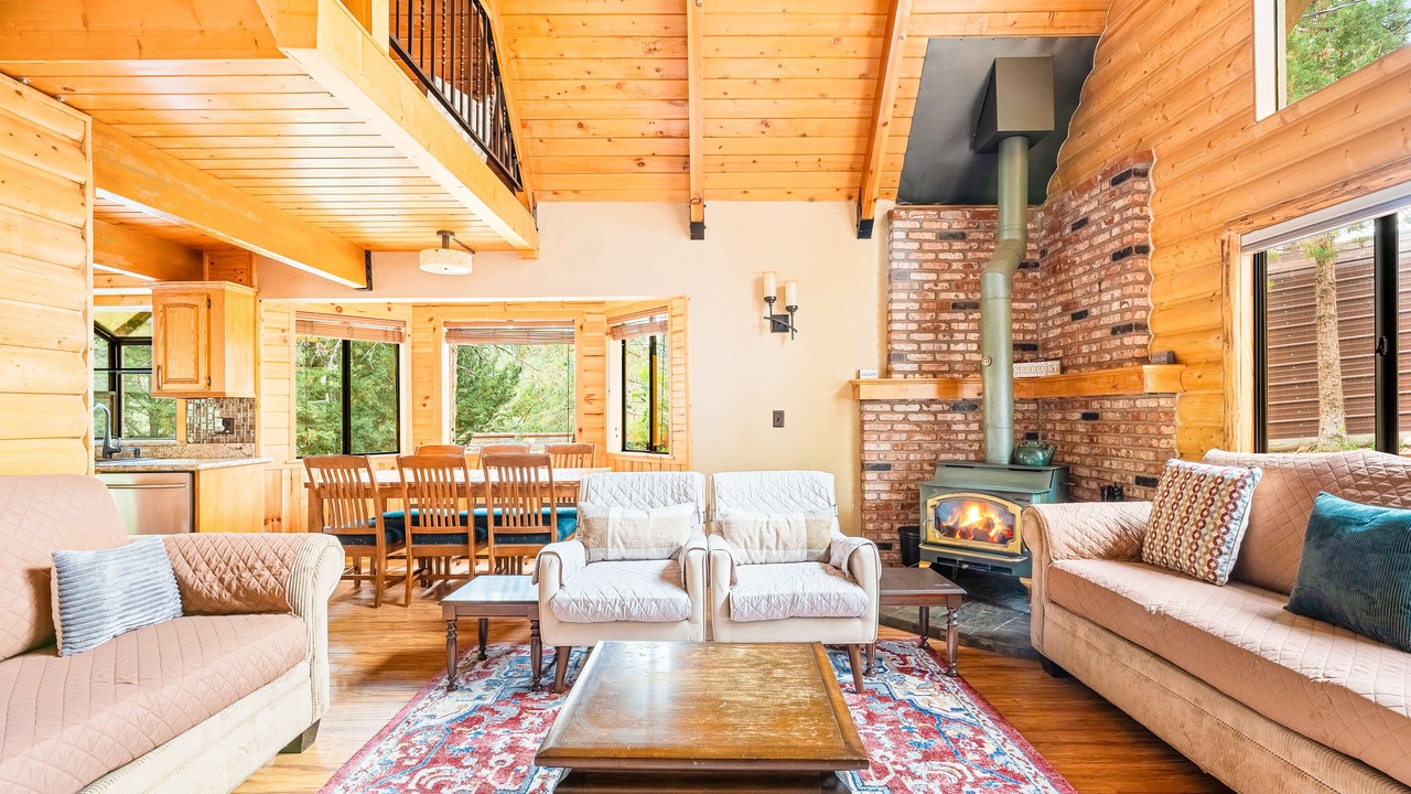 Photo of Livingroom in Big Bear City