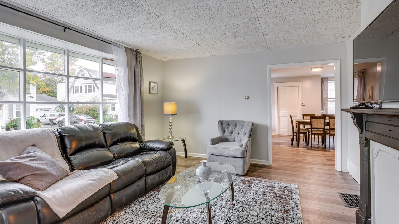 Photo of Livingroom in Auburn