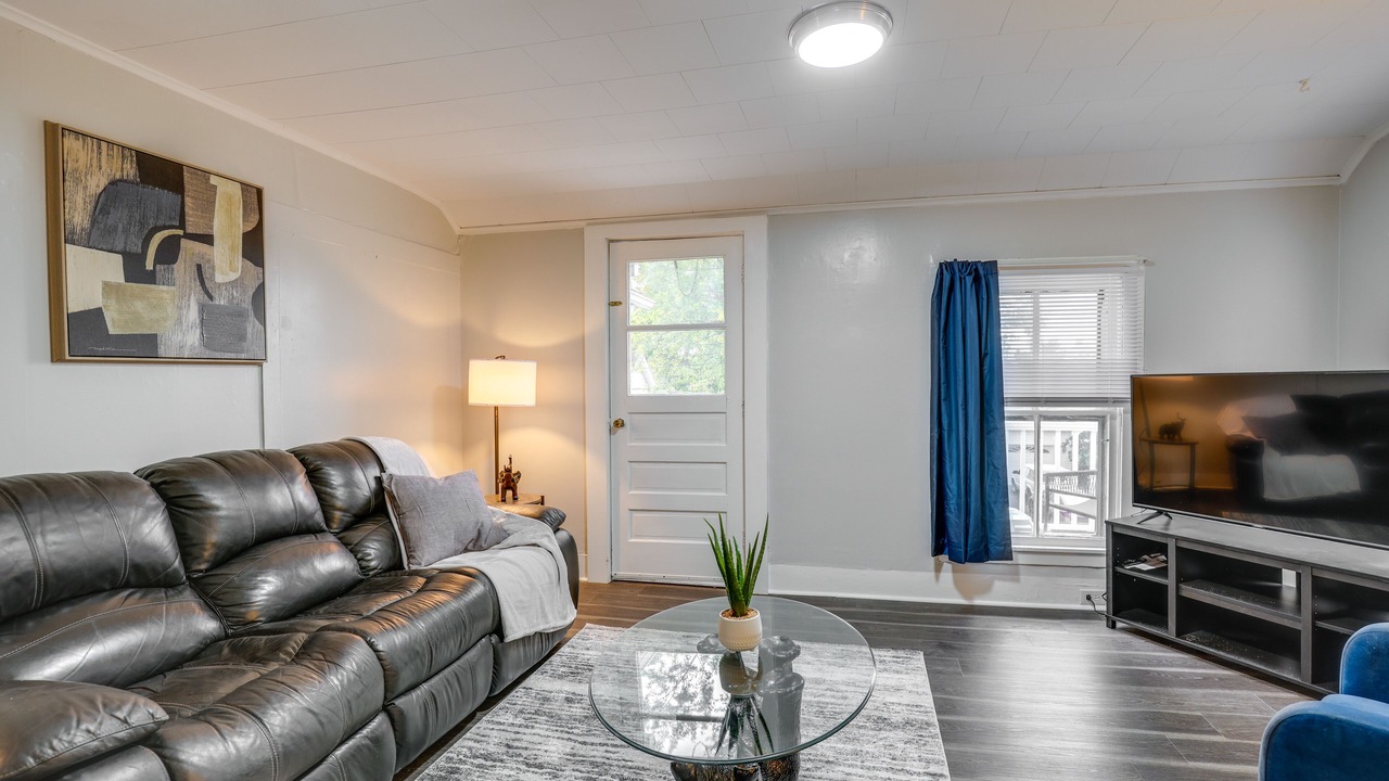 Photo of Livingroom in Auburn