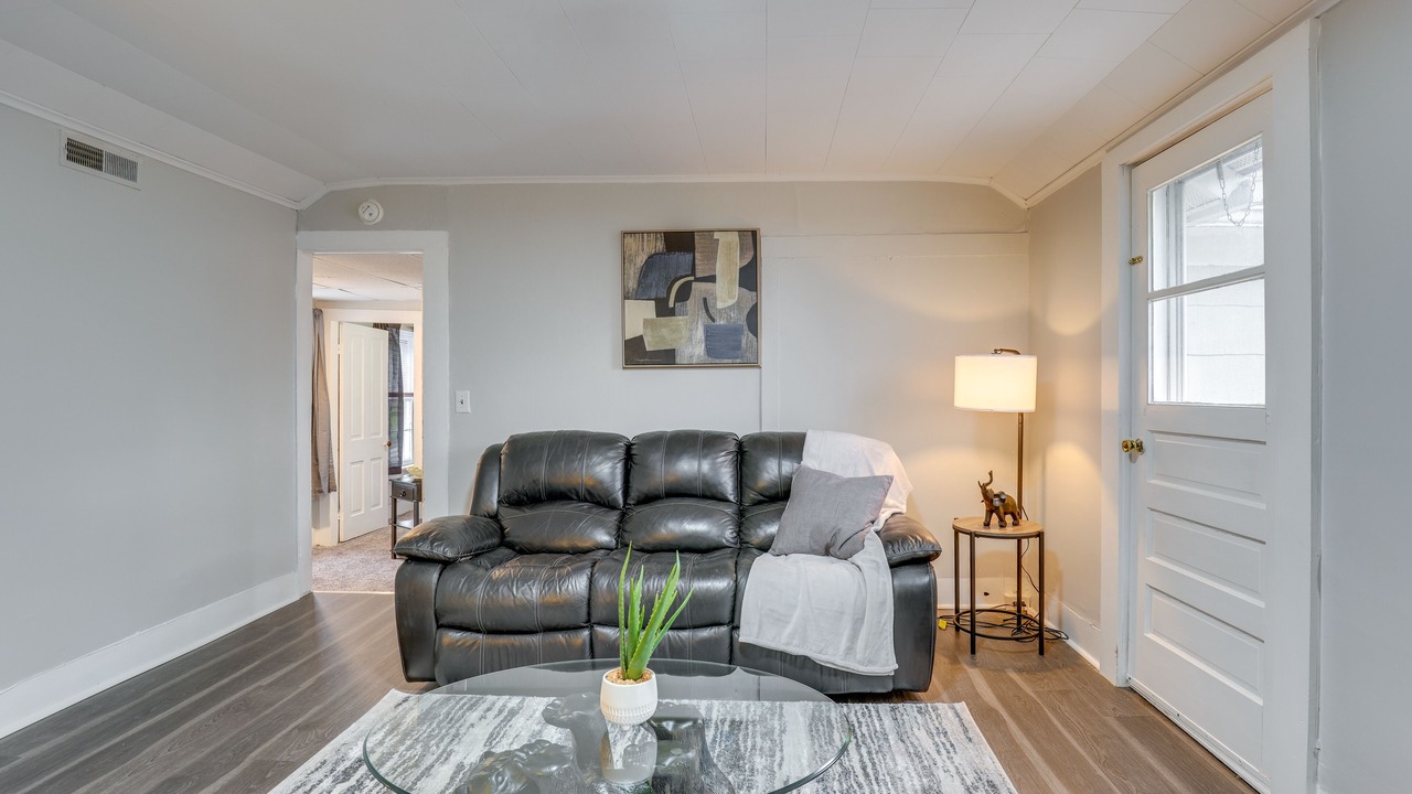 Photo of Livingroom in Auburn