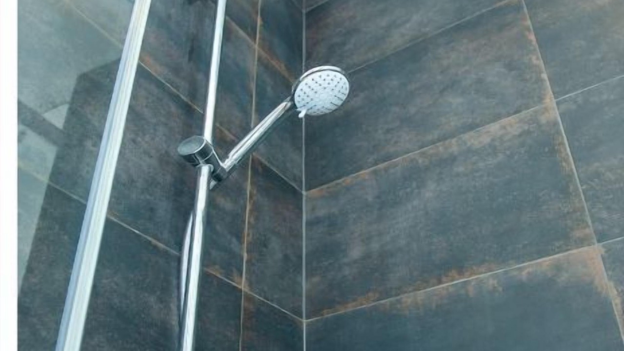 Photo of Bathroom in Ecartelee-Bonabry-Orieres-Paron
