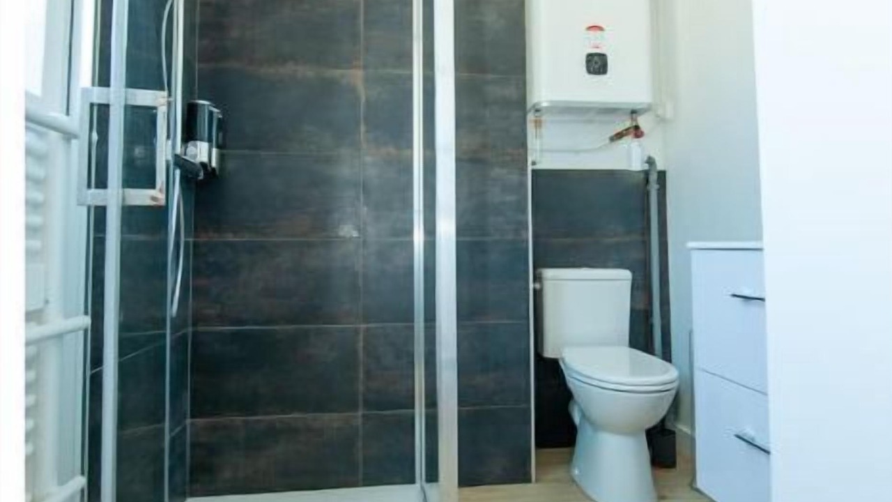Photo of Bathroom in Ecartelee-Bonabry-Orieres-Paron