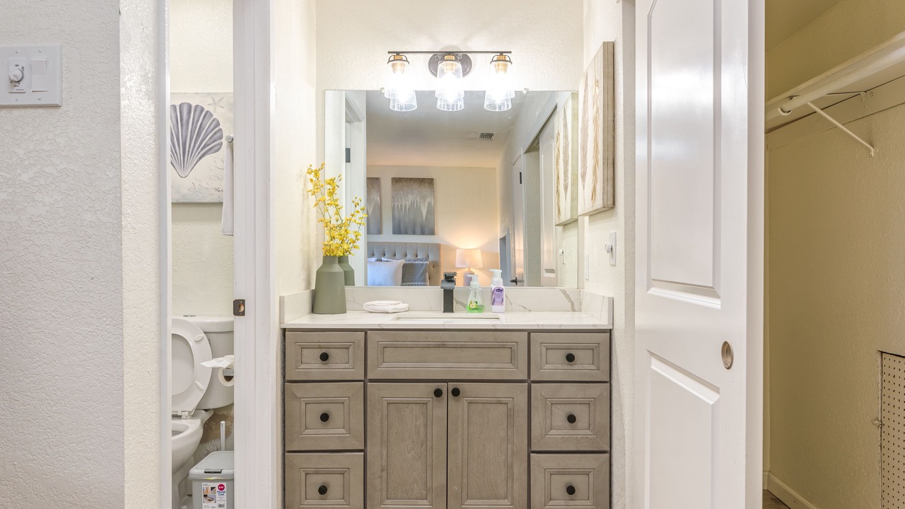 Photo of Bathroom in Foothill Farms