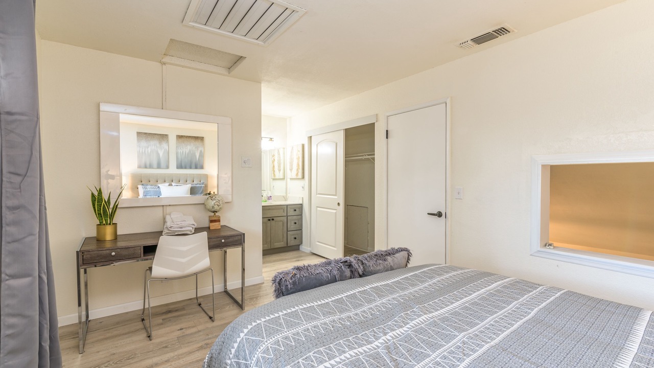 Photo of Bedroom in Foothill Farms