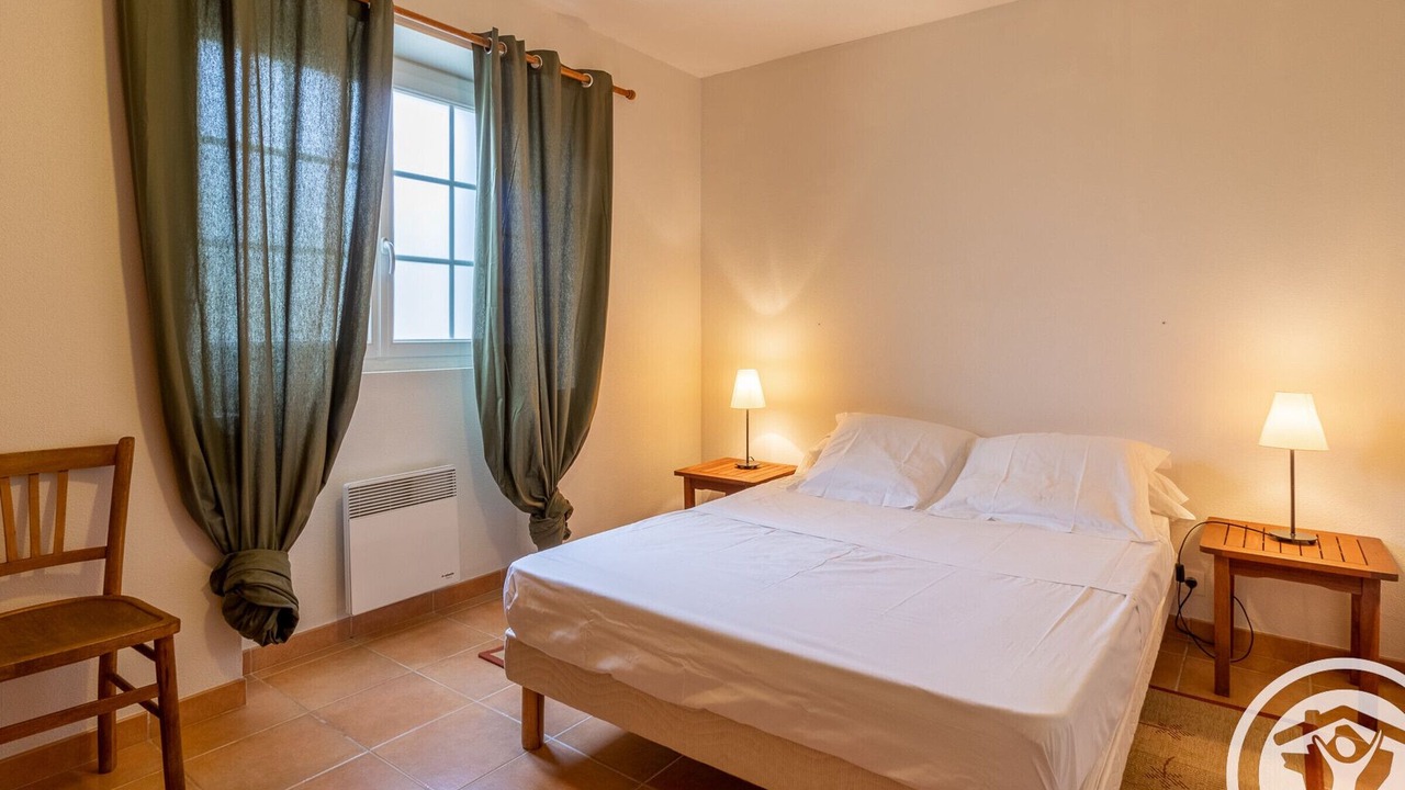 Photo of Bedroom in Coutures