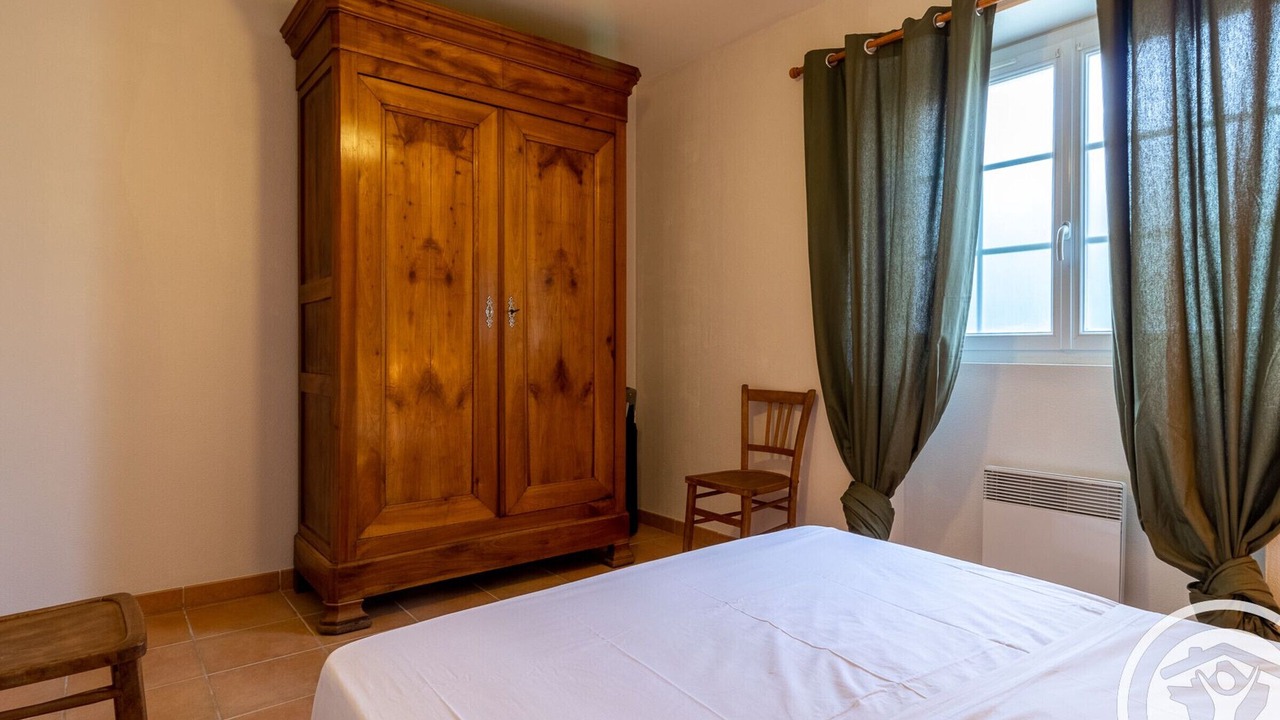 Photo of Bedroom in Coutures