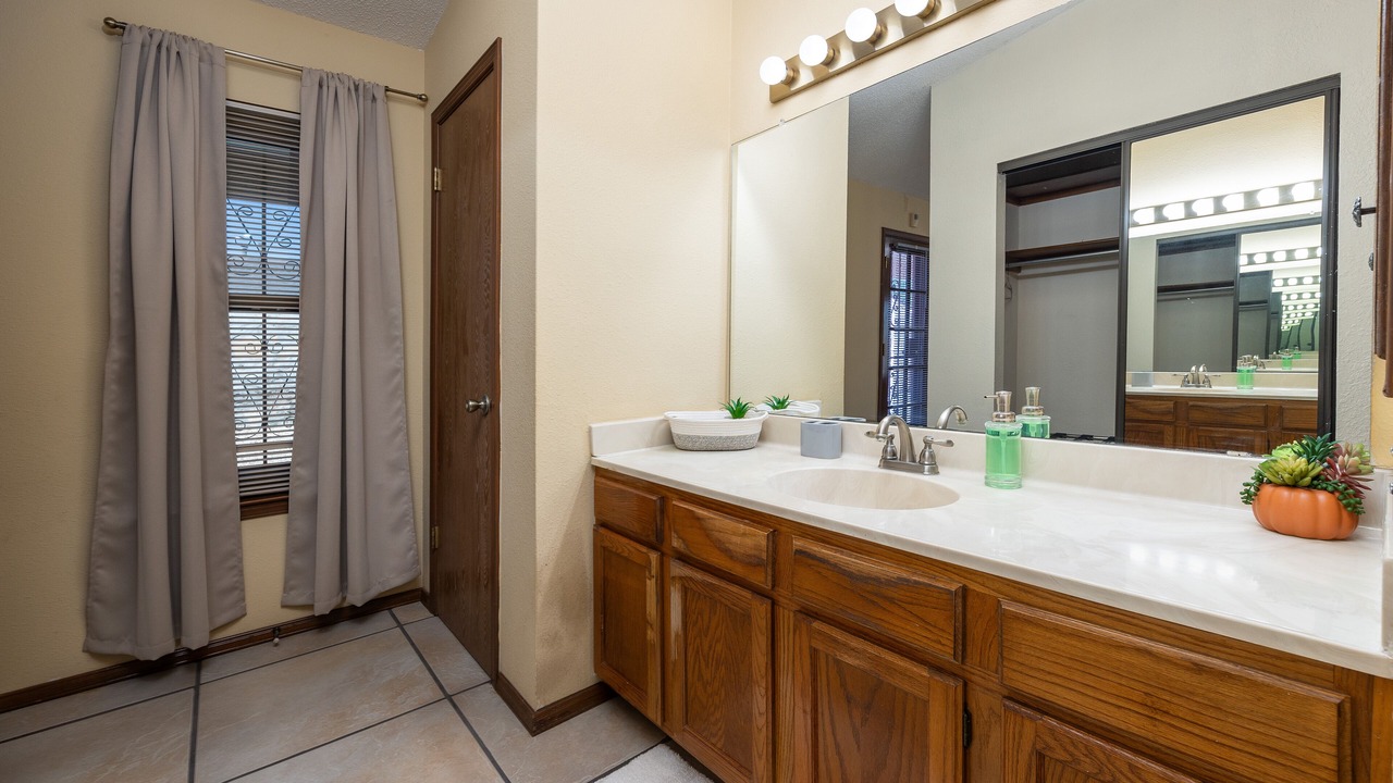 Photo of Bathroom in Biggs Field