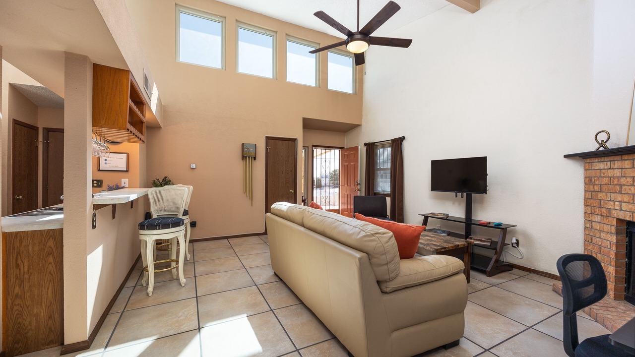 Photo of Livingroom in Biggs Field