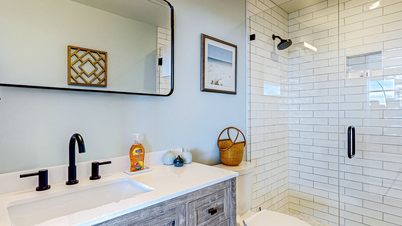 Photo of Bathroom in Elk