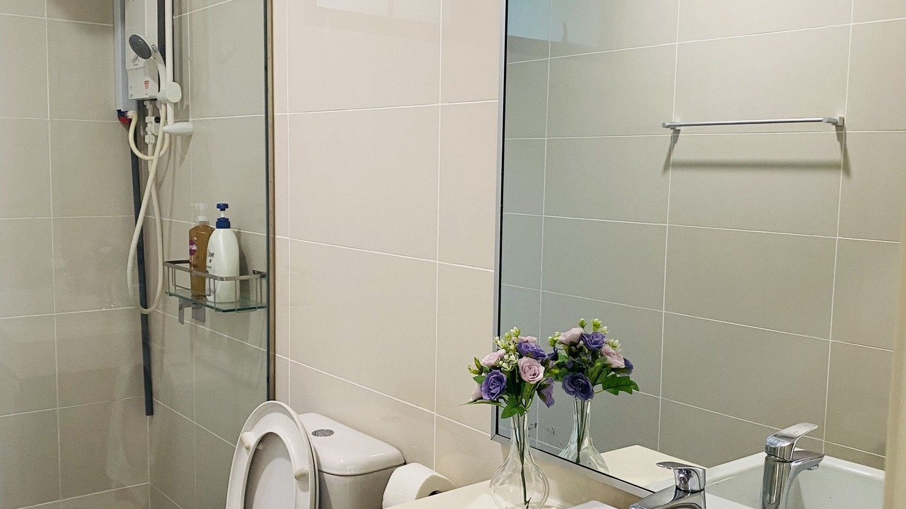 Photo of Bathroom in Central District