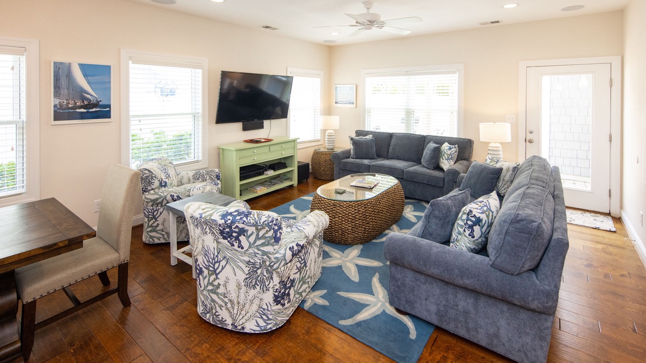 Photo of Livingroom in Northeast Virginia Beach