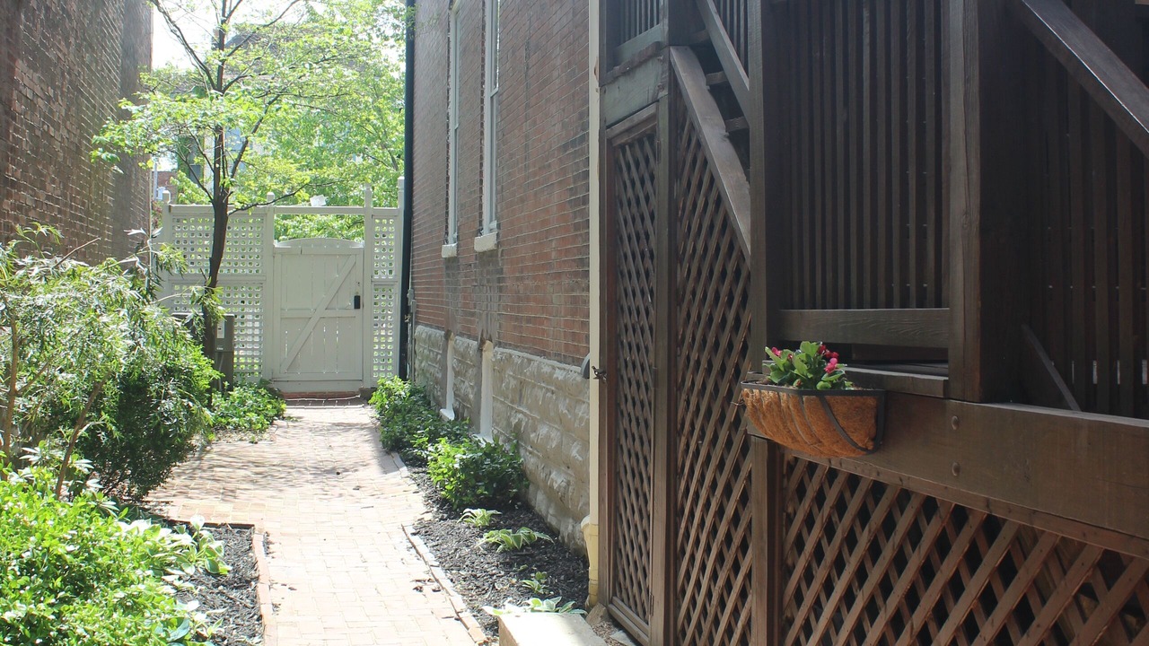 Photo of Outdoor in Lafayette Square