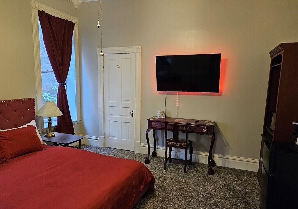 Photo of Bedroom in Lafayette Square