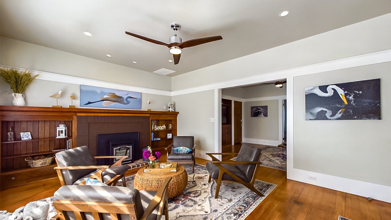 Photo of Livingroom in Eureka