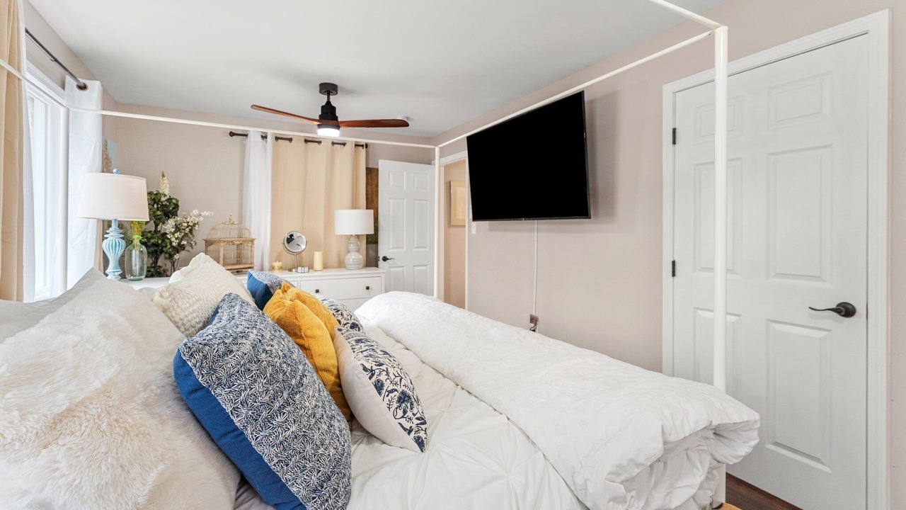 Photo of Bedroom in Colonial Beach