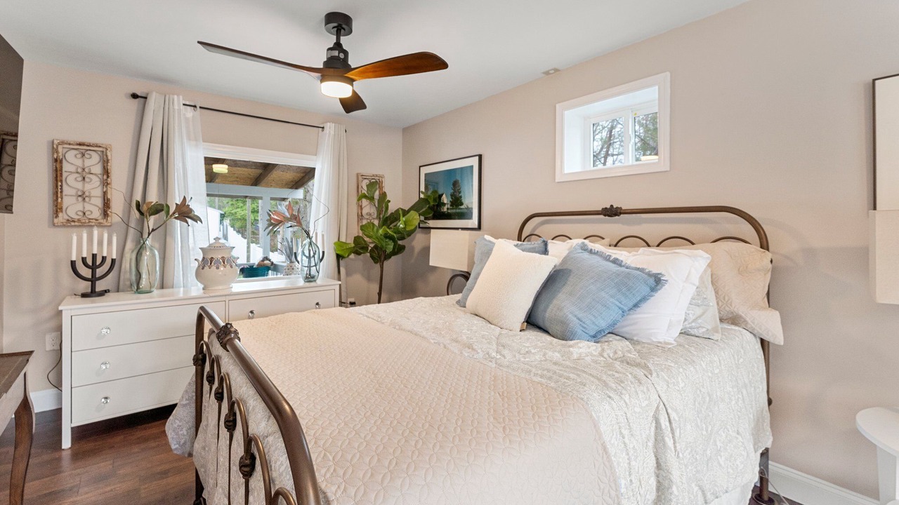 Photo of Bedroom in Colonial Beach