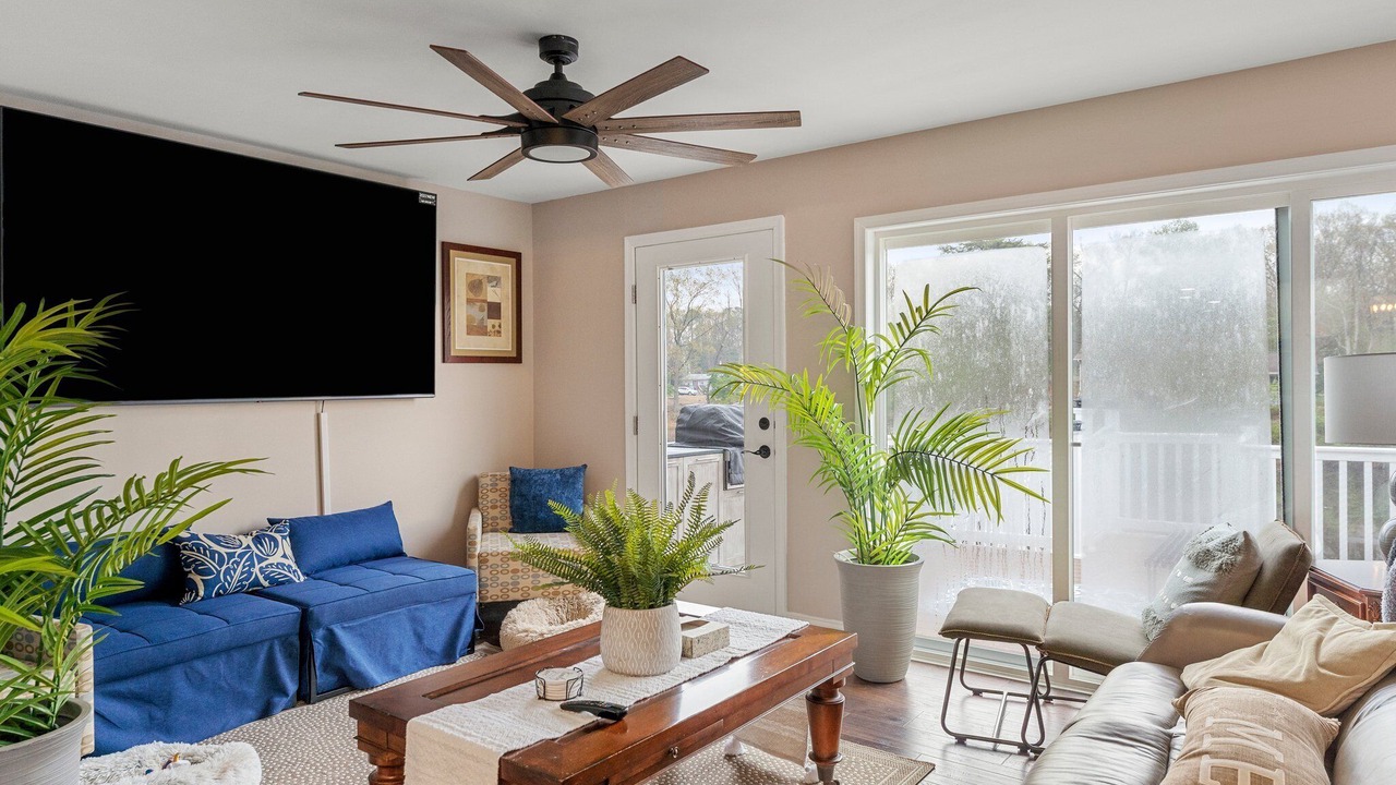 Photo of Livingroom in Colonial Beach
