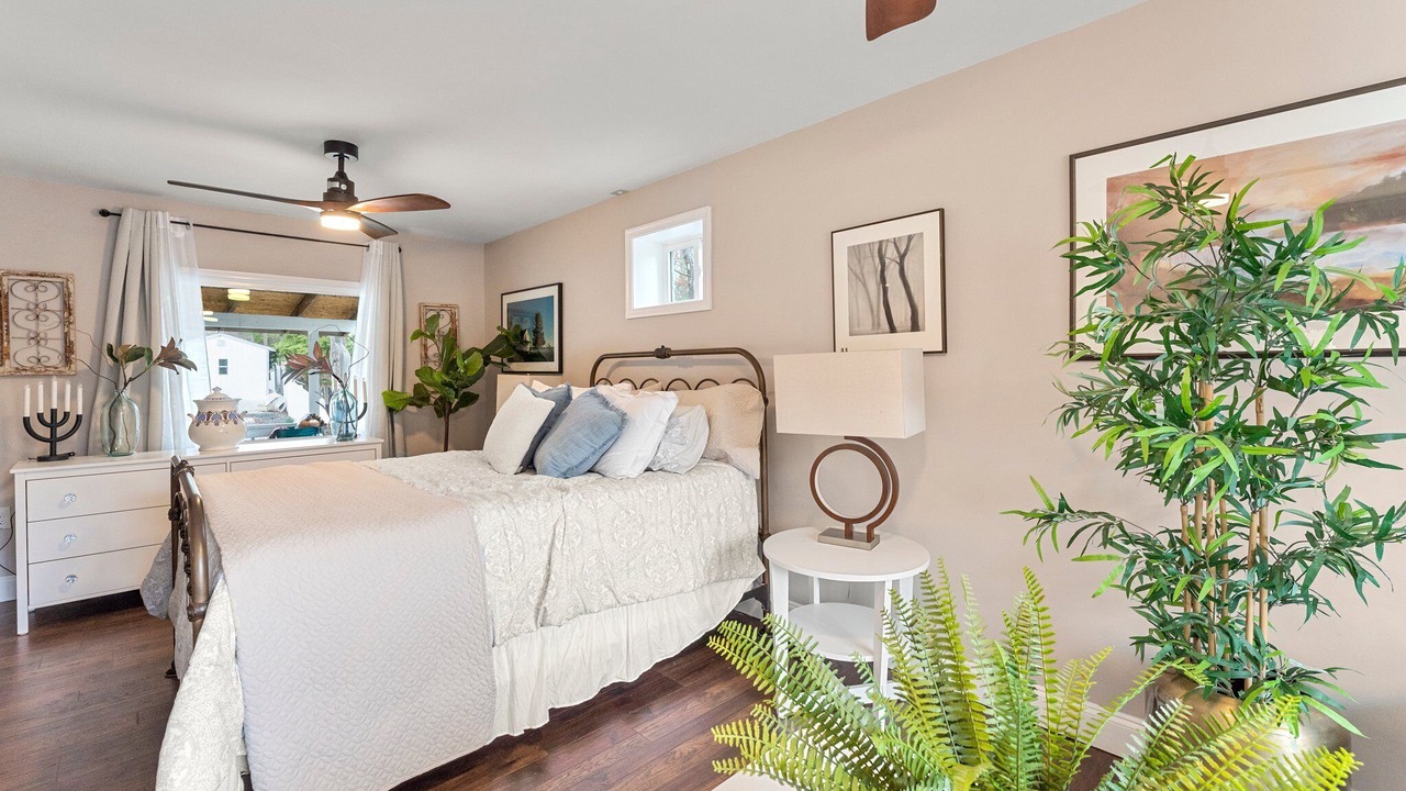Photo of Bedroom in Colonial Beach