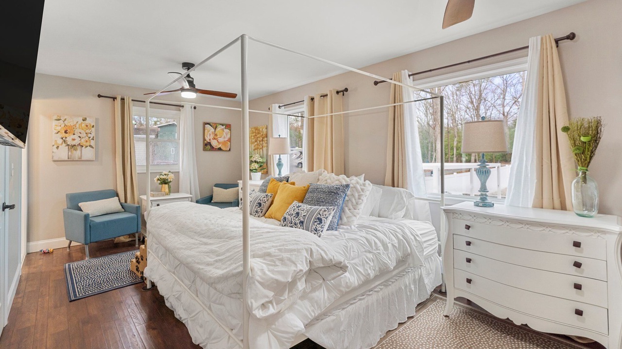 Photo of Bedroom in Colonial Beach
