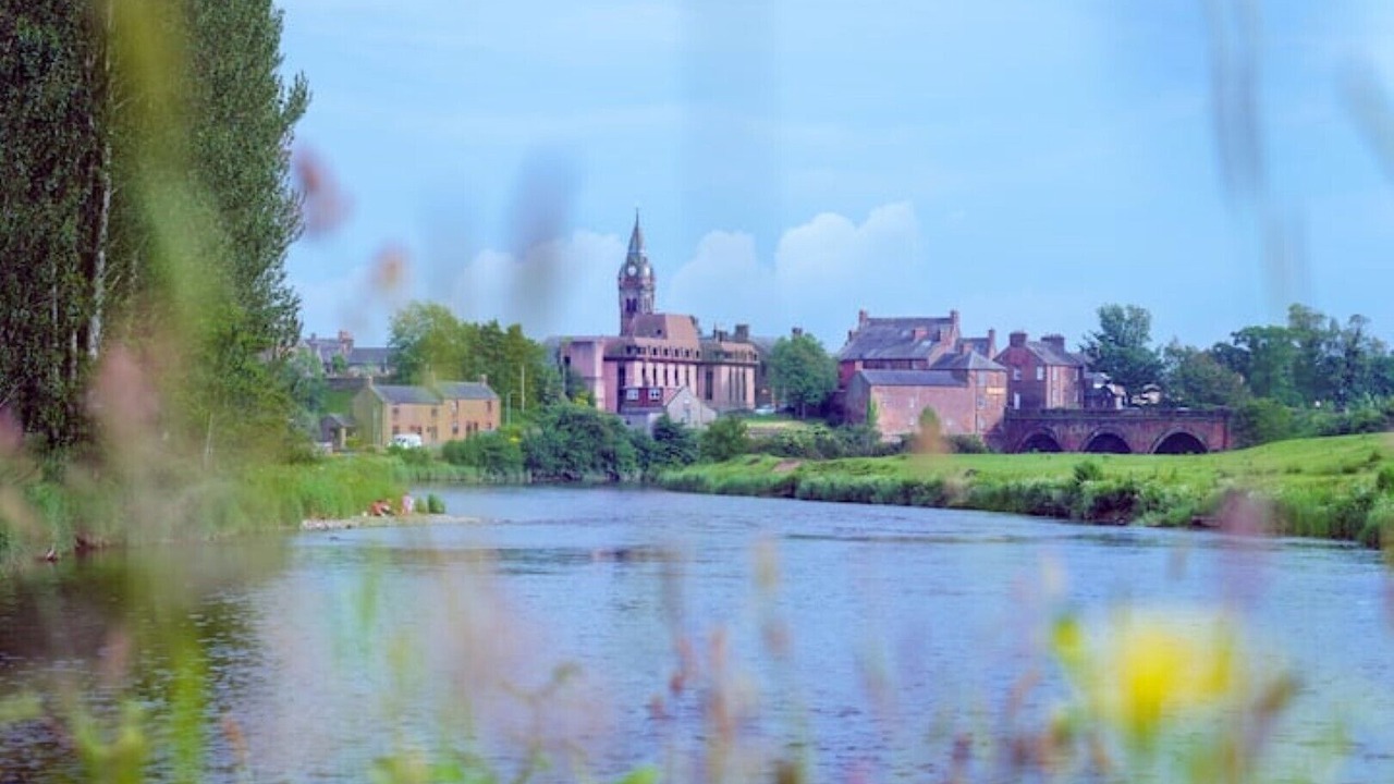 Photo of Others in Annan