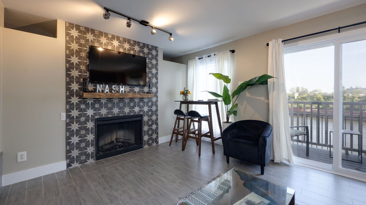 Photo of Livingroom in North Capitol