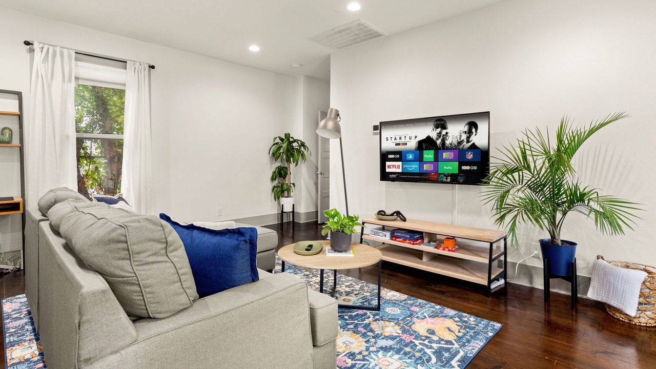 Photo of Livingroom in Government Hill