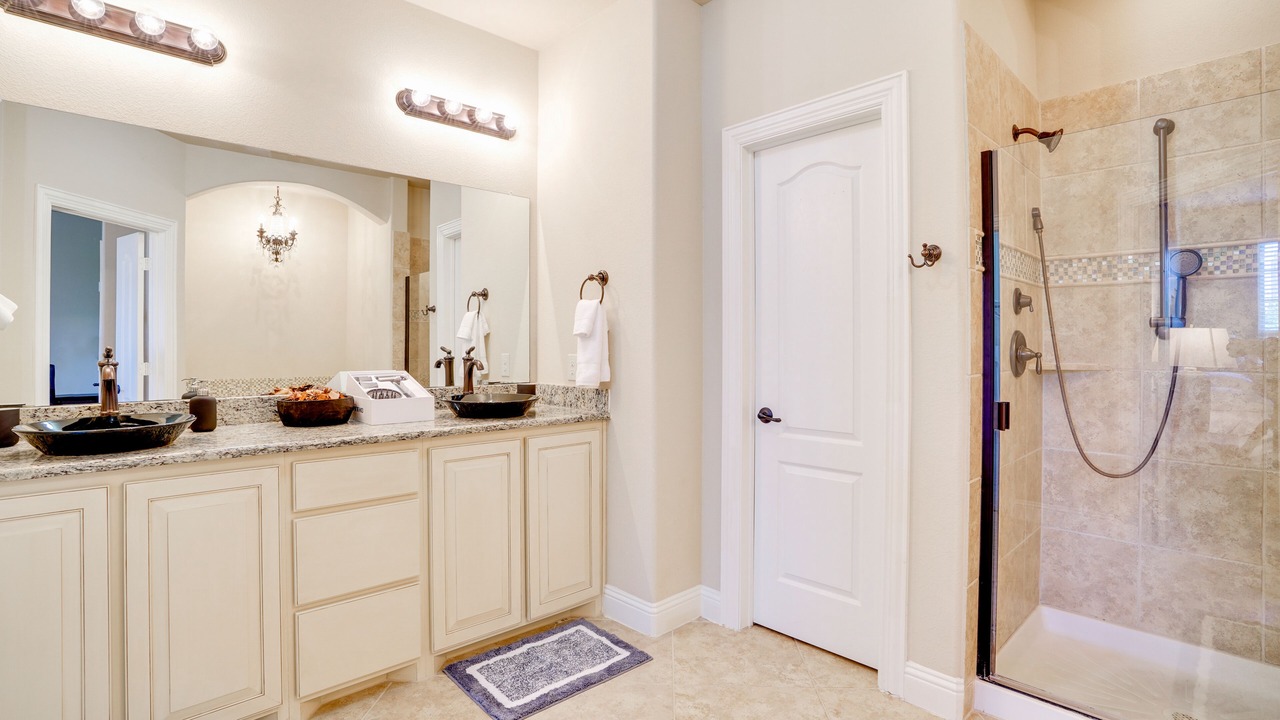 Photo of Bathroom in Legacy Town Center North
