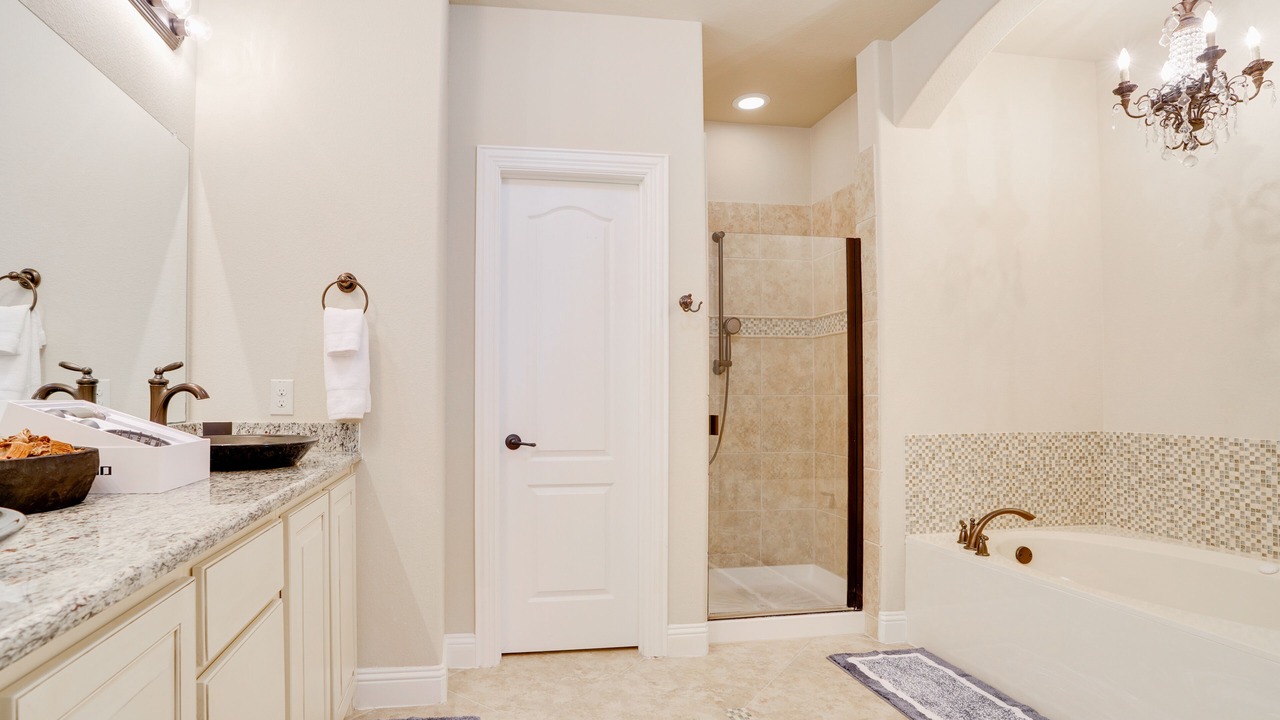 Photo of Bathroom in Legacy Town Center North
