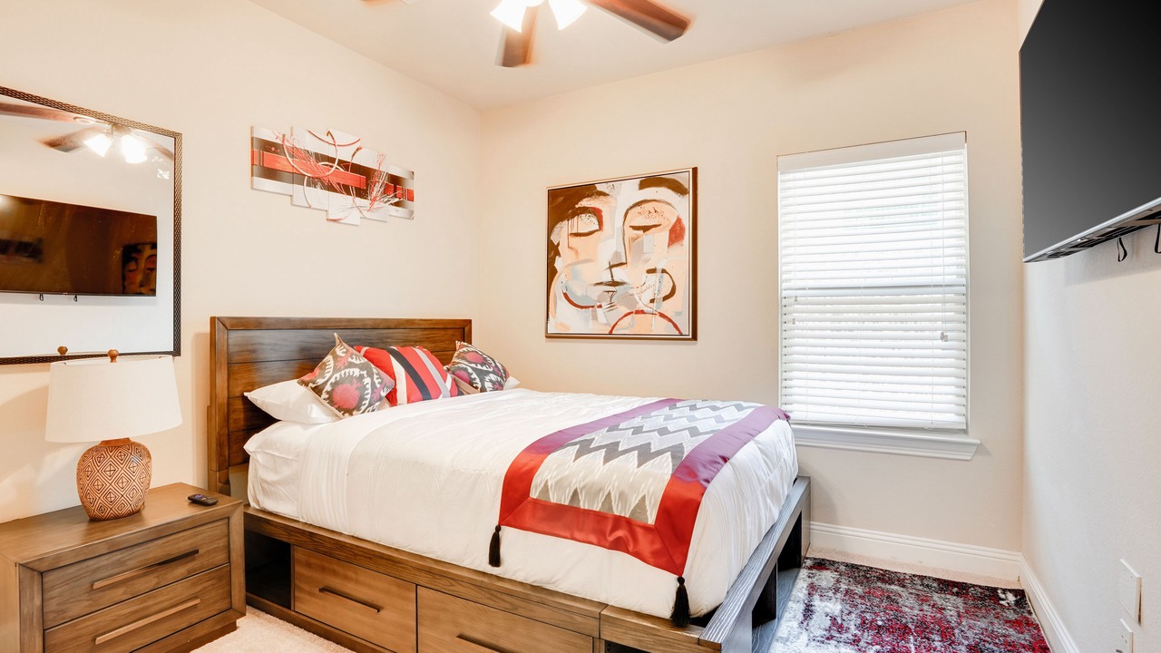 Photo of Bedroom in Legacy Town Center North