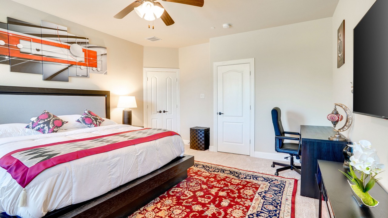 Photo of Bedroom in Legacy Town Center North