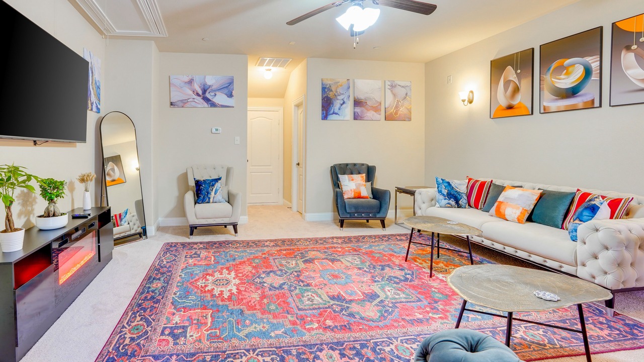 Photo of Livingroom in Legacy Town Center North