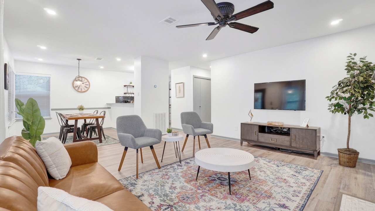 Photo of Livingroom in Grogan's Mill