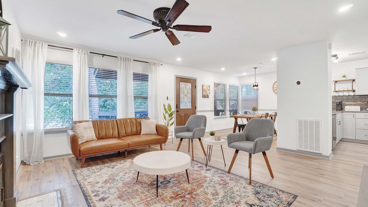 Photo of Livingroom in Grogan's Mill