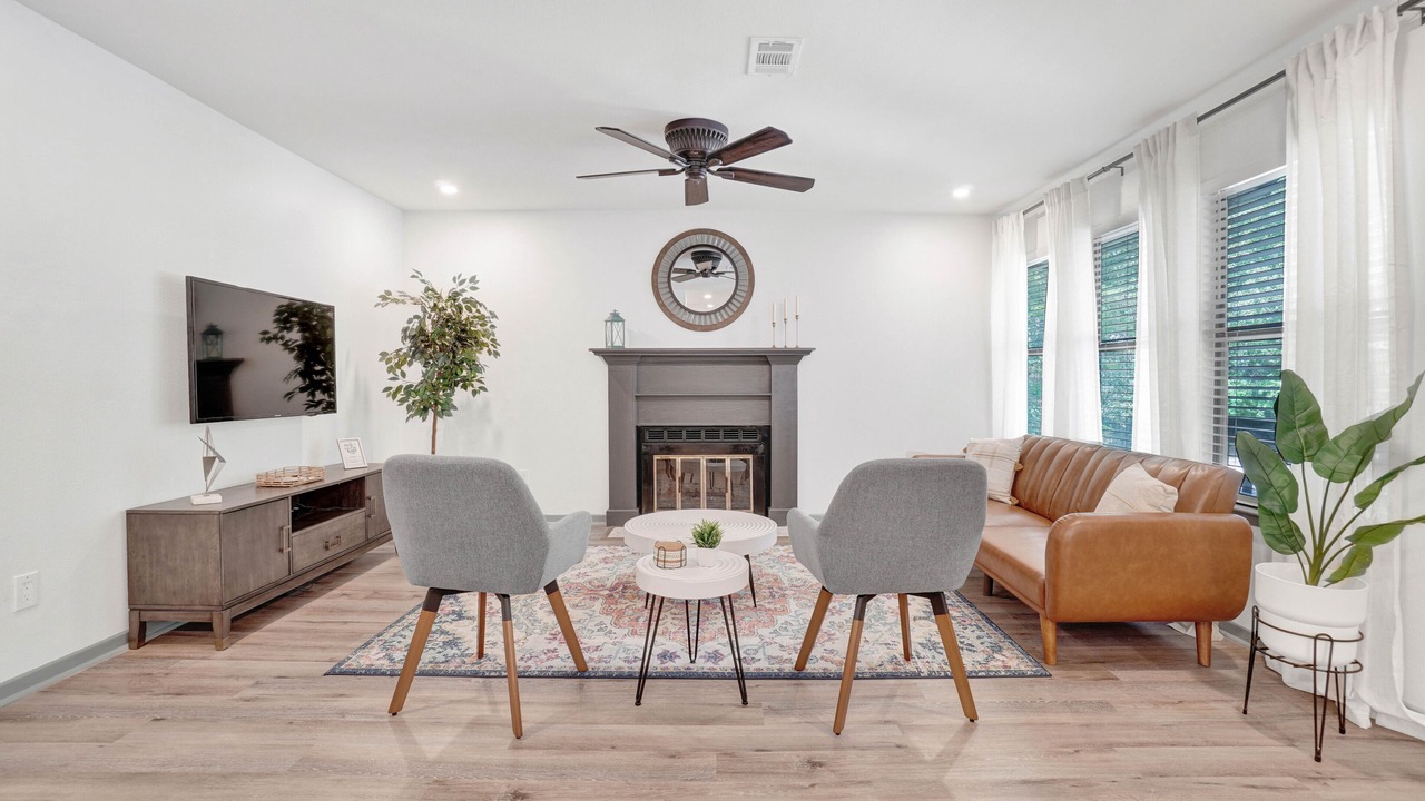 Photo of Livingroom in Grogan's Mill