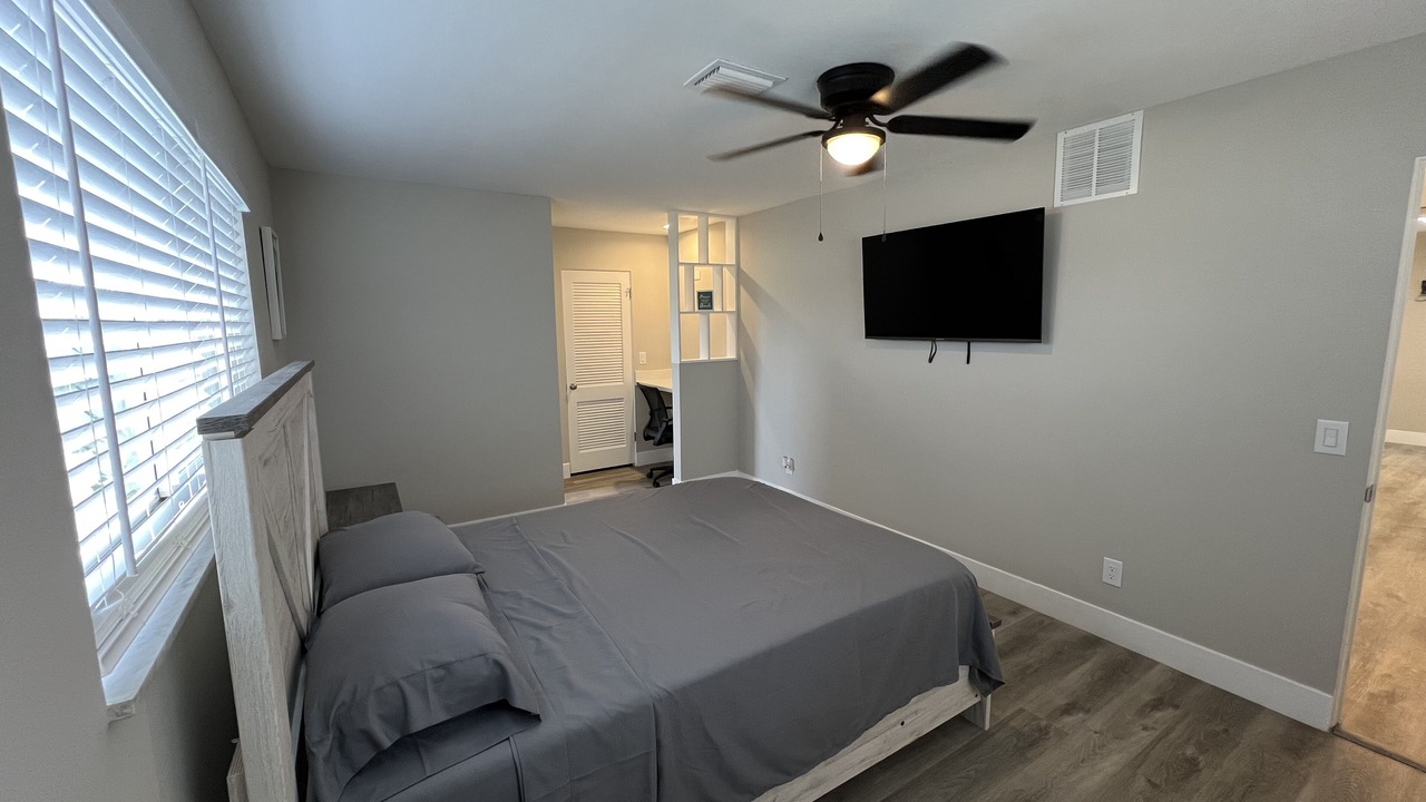 Photo of Bedroom in Venice Gardens