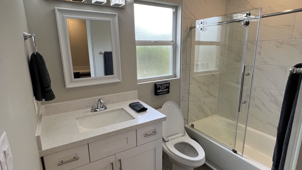 Photo of Bathroom in Venice Gardens